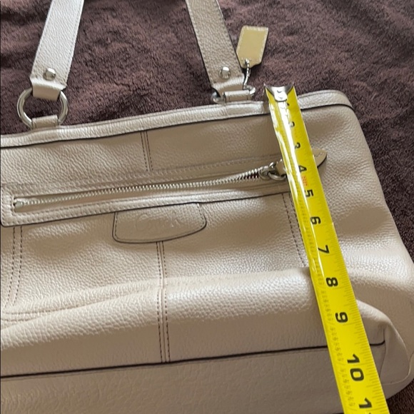 Cream Leather Coach Handbag - Picture 6 of 8